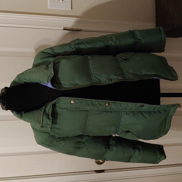 DKNY Jackets & Blazers - DKNY size M green puffer jacket